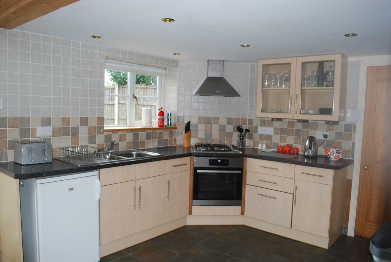 Ty Gylfinir Villa Llandegla Exterior photo