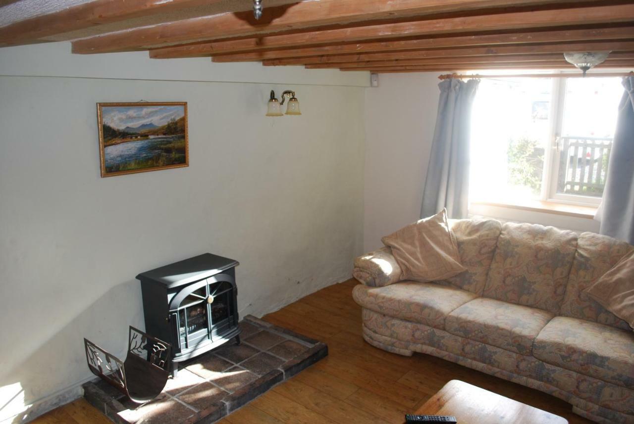 Ty Gylfinir Villa Llandegla Exterior photo